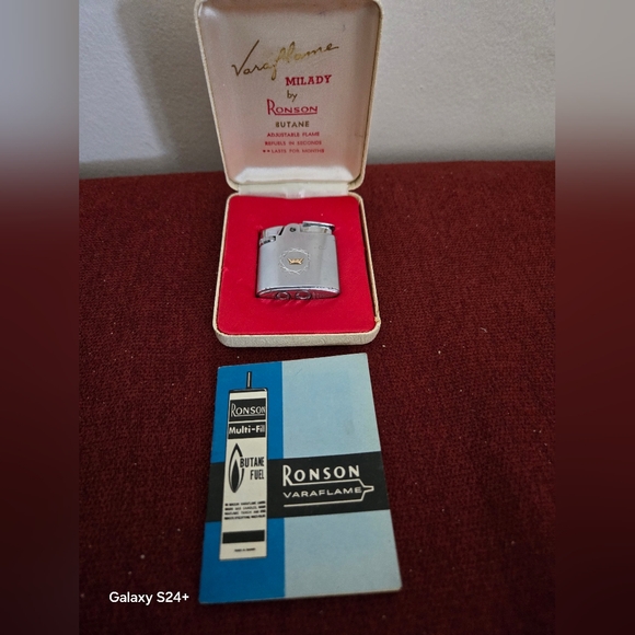 Silver Lighter - Picture 3 of 9